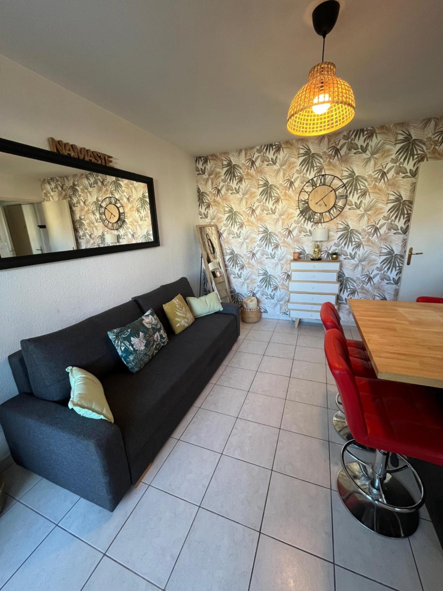 Joli T2/ Tram/ Clim/ Parking/ Wifi/ Piscine Apartment มงต์เปอลิเยร์ ภายนอก รูปภาพ